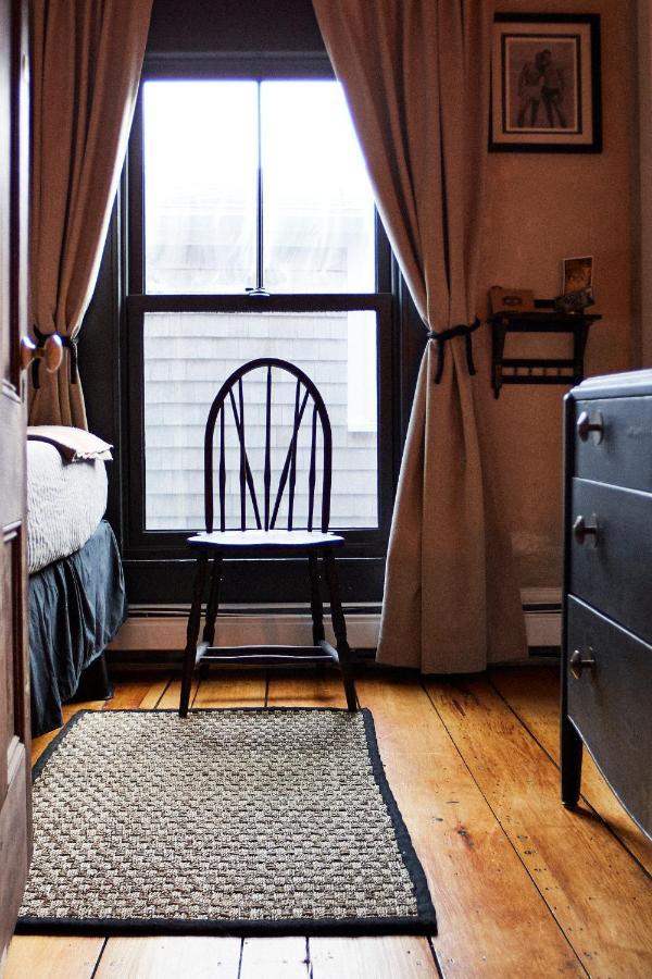 Crew'S Quarters Boarding House - Caters To Men Hotel Provincetown Exterior foto